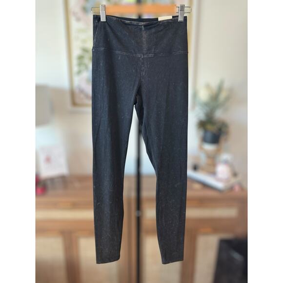 NWT Victoria's Secret PINK Yoga High Waisted Legging Slightly Acid Washed Small - Picture 1 of 10